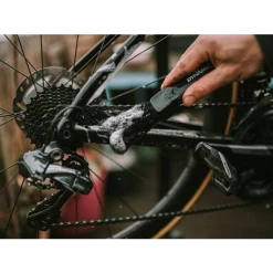 Dynamic Two Prong Brush -Bikes Shop dynamic two prong brush 1