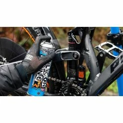 Muc-Off Muc Off Silicon Shine -Bikes Shop muc off silicon shine 6